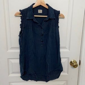 Gap button down tank blouse in navy with smocking